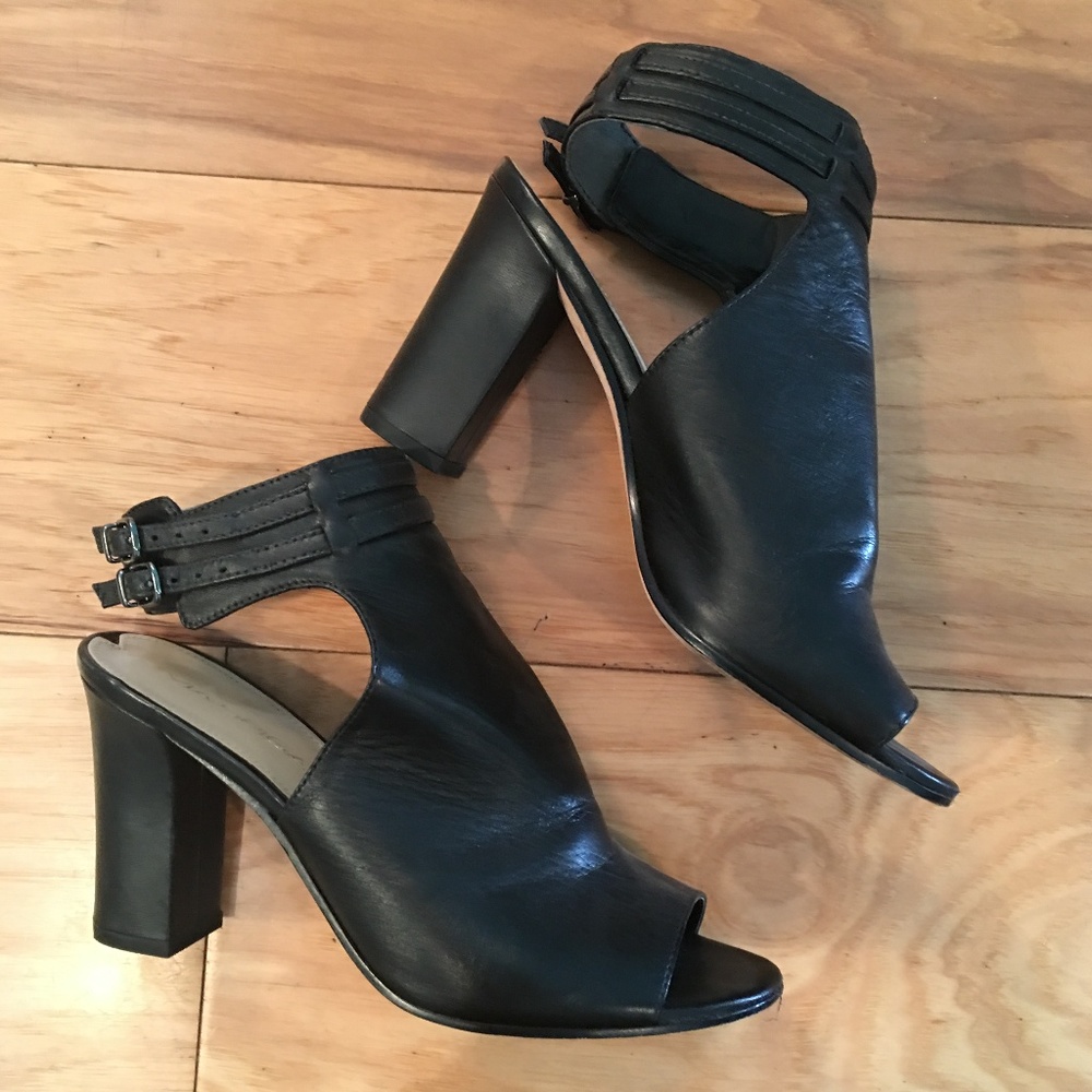 Via Spiga Black Leather Ankle Bootie 6.5